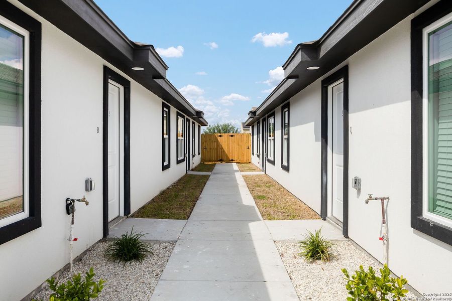 Exterior details and patio area of a home in , Weslaco (Image 3).