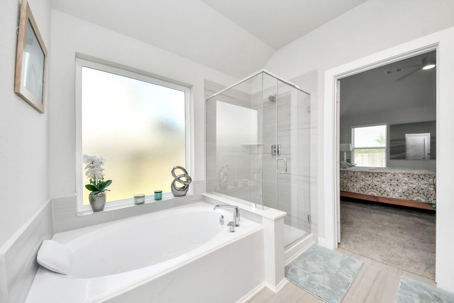 Furnished interior view inside a new home in Briarwood Crossing, Rosenberg (Image 18).