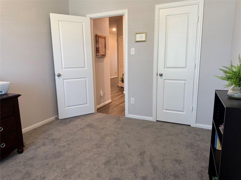 Spacious, unfurnished interior of a new home in , Angleton (Image 24).