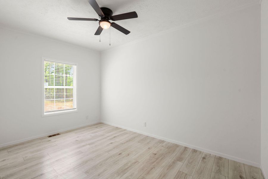 Spacious, unfurnished interior of a new home in , Cottageville (Image 11).