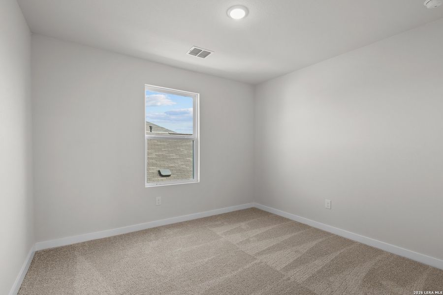 Spacious, unfurnished interior of a new home in Hacienda, San Antonio (Image 26).