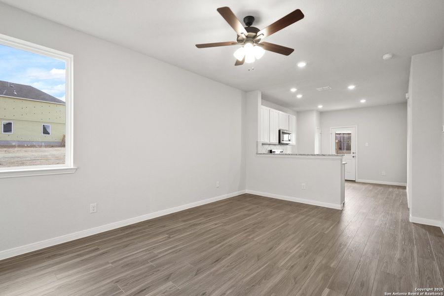 Spacious, unfurnished interior of a new home in Katzer Ranch, Converse (Image 22).