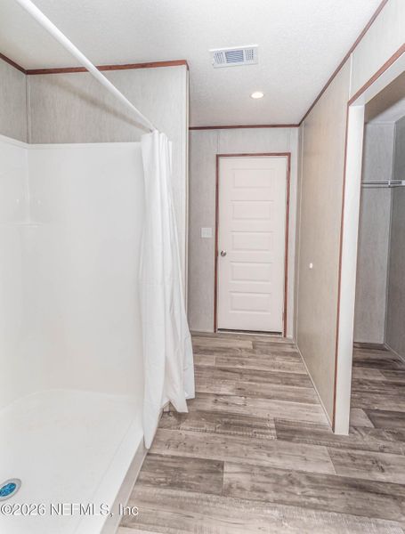 Spacious, unfurnished interior of a new home in , Glen St. Mary (Image 23).