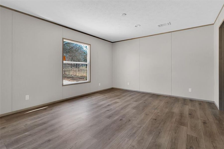 Spacious, unfurnished interior of a new home in , Whitesboro (Image 13).