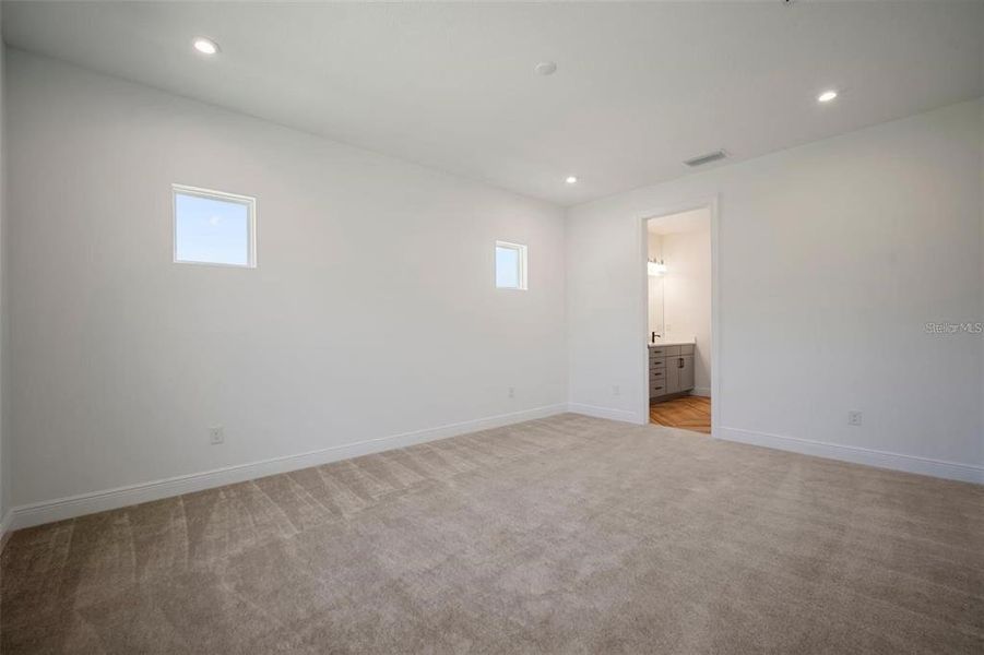 Spacious, unfurnished interior of a new home in North River Ranch, Parrish (Image 17).