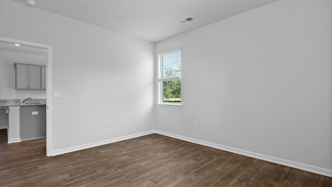 Representative unfurnished interior of a home built from the PERRY by D.R. Horton in North Shore, Summerton (Image 15).