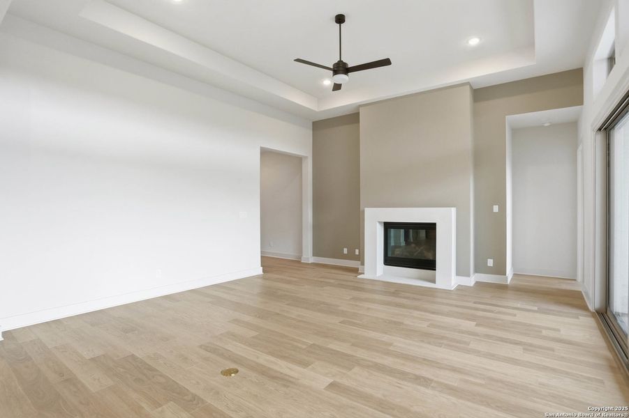 Spacious, unfurnished interior of a new home in Kinder Ranch 70's, San Antonio (Image 42).