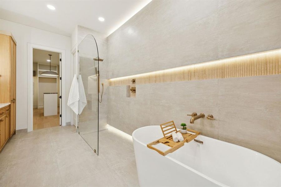 Furnished interior view inside a new home in , Dallas (Image 27).