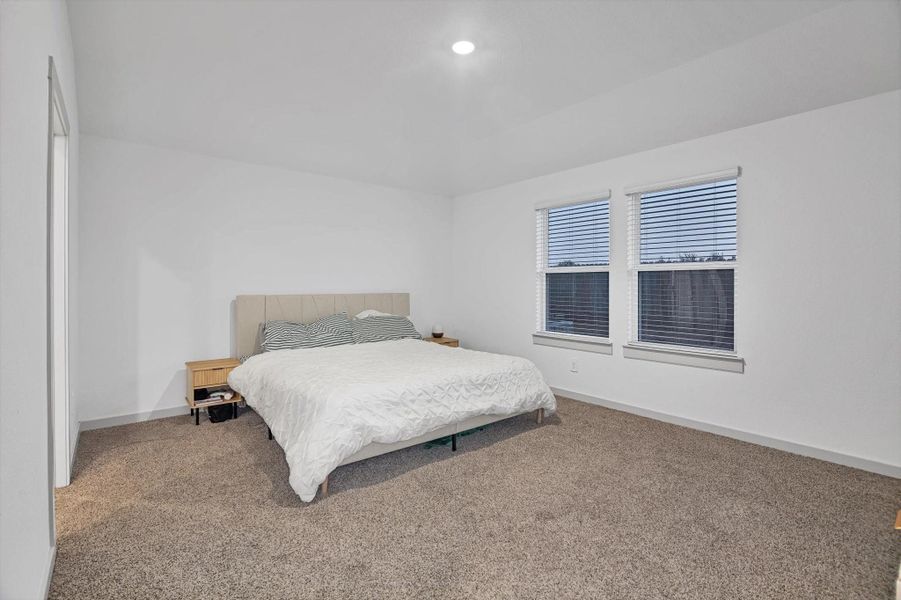 Furnished interior view inside a new home in , Baytown (Image 13).