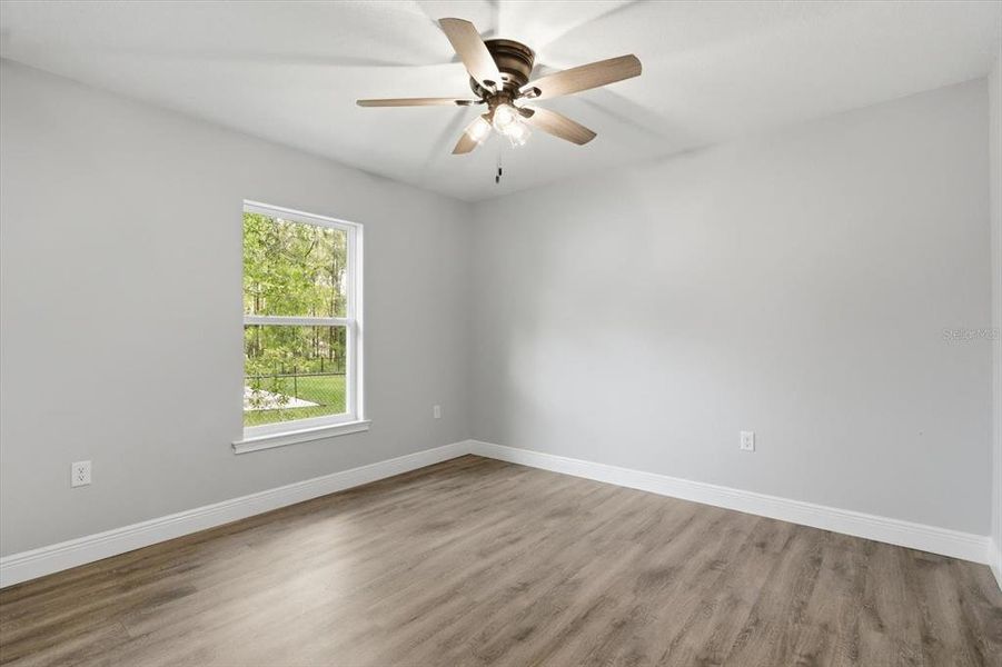 Spacious, unfurnished interior of a new home in , Dunnellon (Image 18).