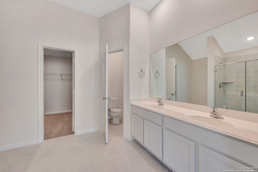 Furnished interior view inside a new home in Greenspoint Heights, Seguin (Image 13). Furnished interior view inside a new home in Greenspoint Heights, Seguin (Image 13).