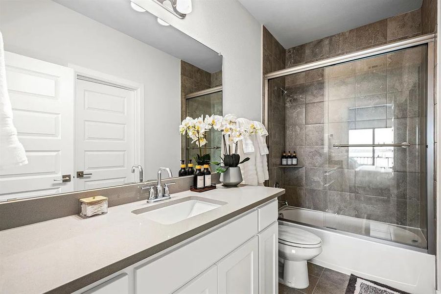 Furnished interior view inside a new home in , Rowlett (Image 7).