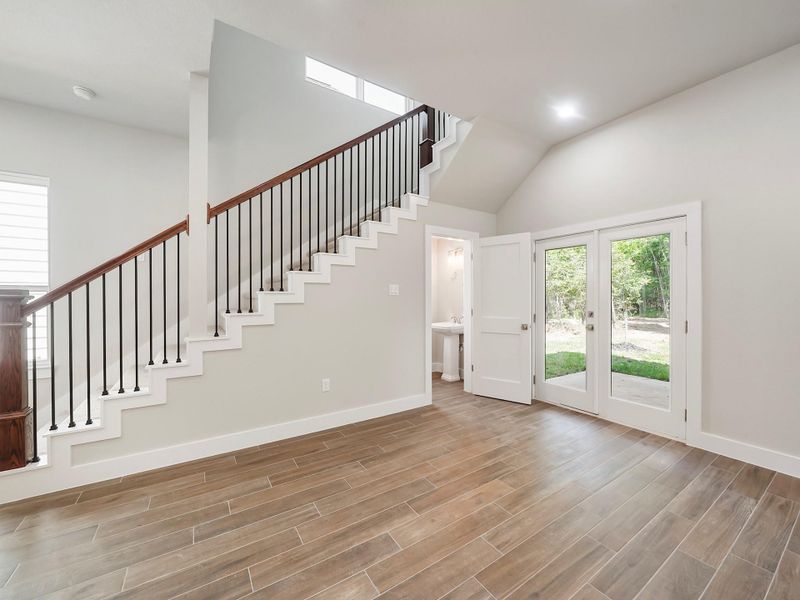 Spacious, unfurnished interior of a new home in , Houston (Image 18).