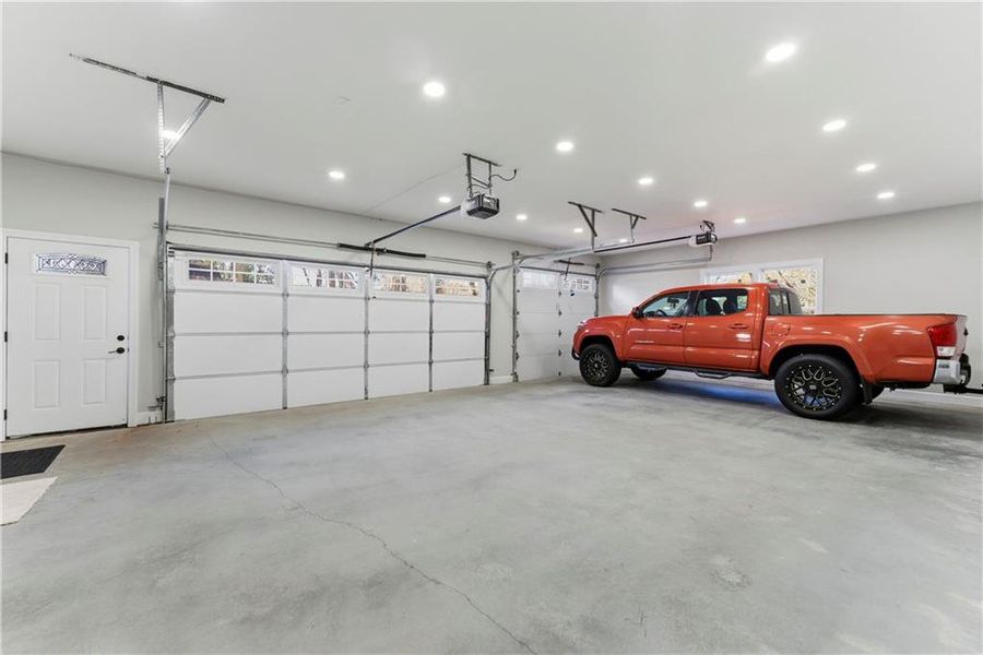 Spacious, unfurnished interior of a new home in , Atlanta (Image 21). Spacious, unfurnished interior of a new home in , Atlanta (Image 21).