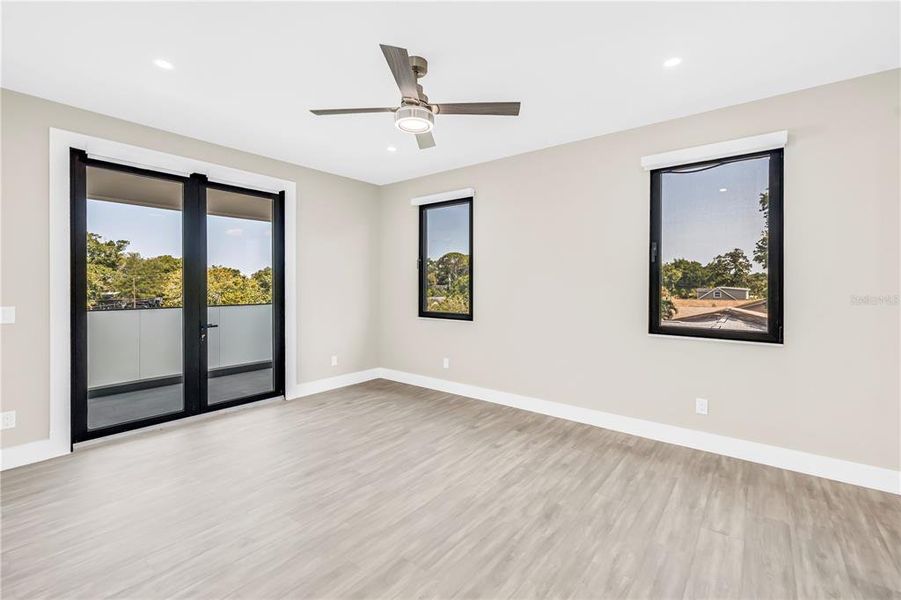 Spacious, unfurnished interior of a new home in , St. Petersburg (Image 48). Spacious, unfurnished interior of a new home in , St. Petersburg (Image 48).