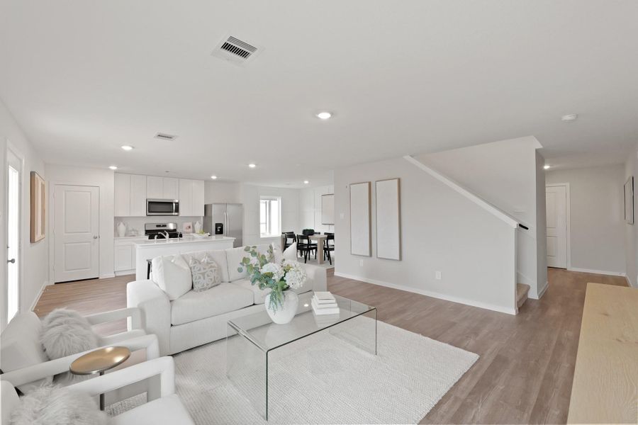 Furnished interior view inside a new home in Silverthorne, Conroe (Image 10).