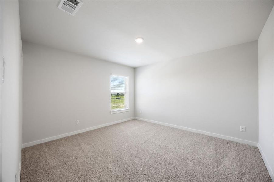Spacious, unfurnished interior of a new home in The Estates Collection at Overland Grove, Forney (Image 9).
