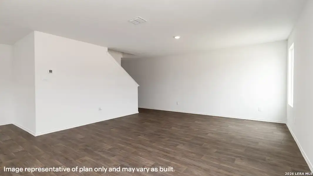 Spacious, unfurnished interior of a new home in Avenida, Converse (Image 15).