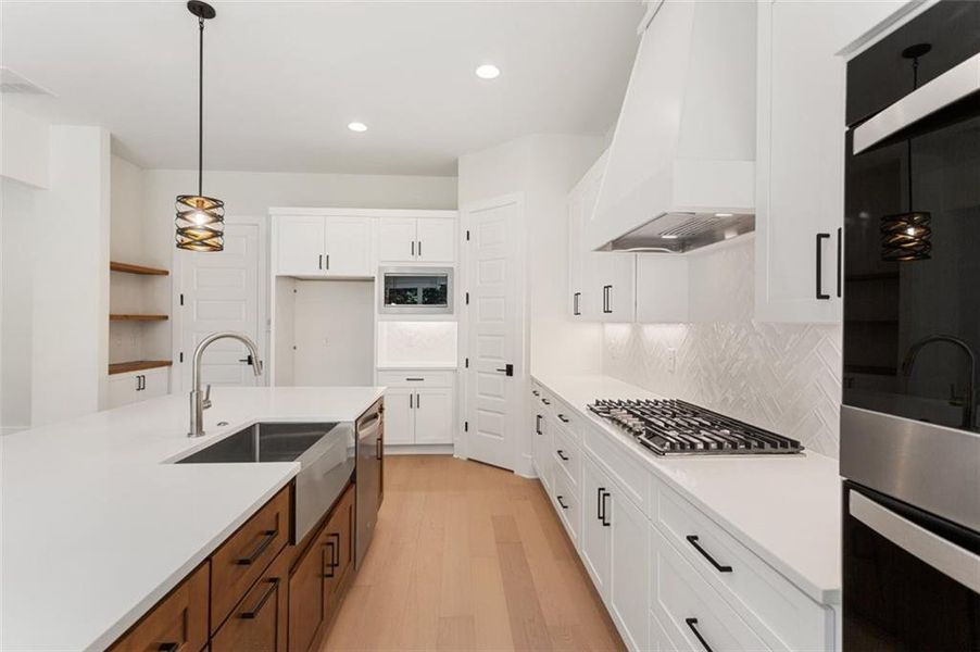 Furnished interior view inside a new home in , Smyrna (Image 9).