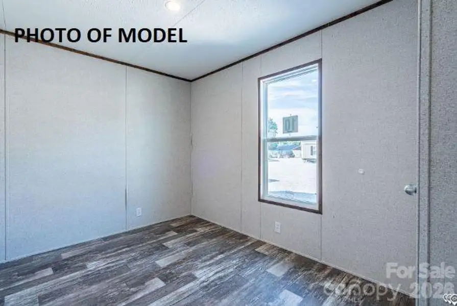 Spacious, unfurnished interior of a new home in , Nebo (Image 4).
