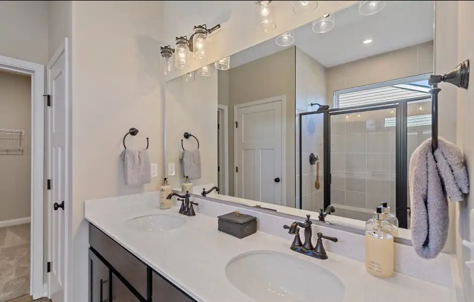 Representative furnished interior of a home built from the Edenton by Fischer Homes in Savannah Lakes, Hiram (Image 7).