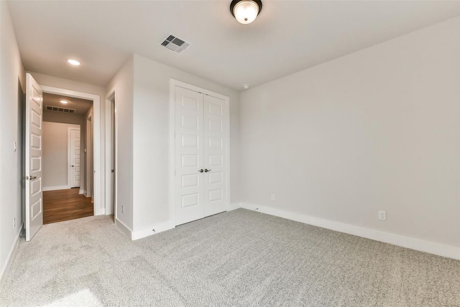 Spacious, unfurnished interior of a new home in , Texas City (Image 26).