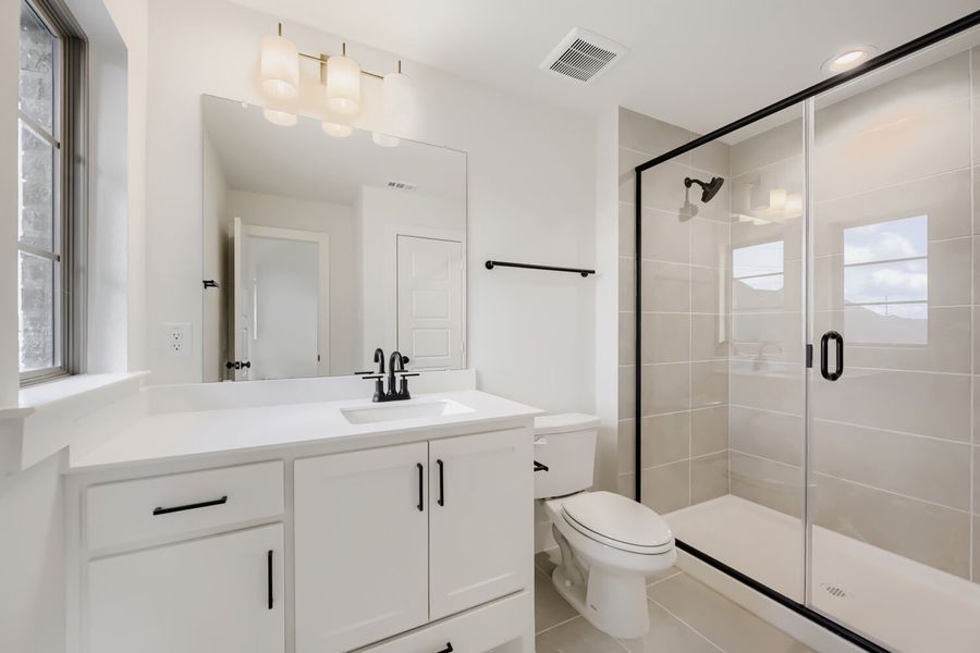 1317 Naples - Full Bathroom