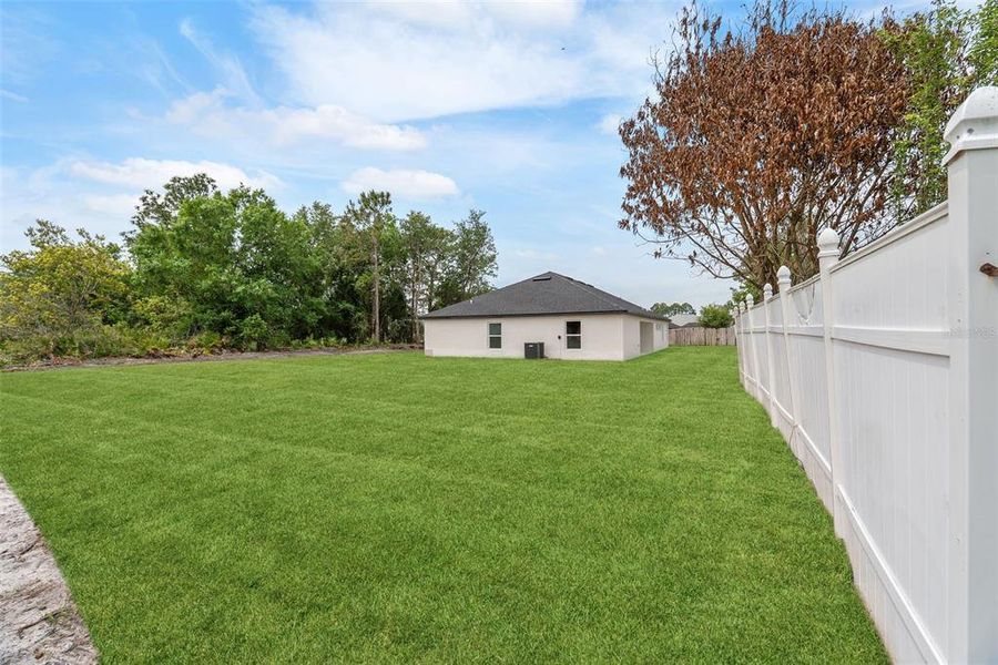Exterior details and patio area of a home in , Kissimmee (Image 17).