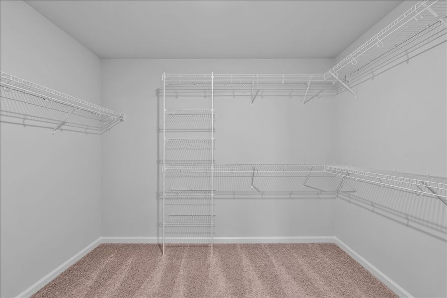 Spacious, unfurnished interior of a new home in Fieldstone, Lexington (Image 35).