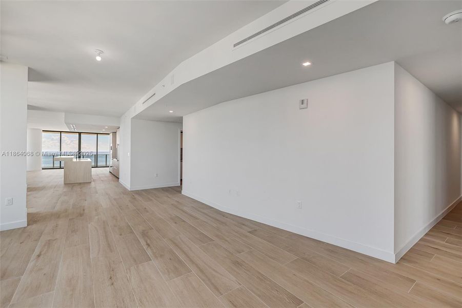 Spacious, unfurnished interior of a new home in , Pompano Beach (Image 33). Spacious, unfurnished interior of a new home in , Pompano Beach (Image 33).