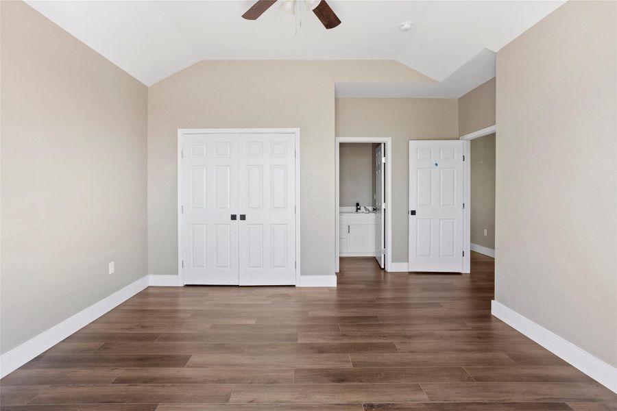 Spacious, unfurnished interior of a new home in , San Leon (Image 18).