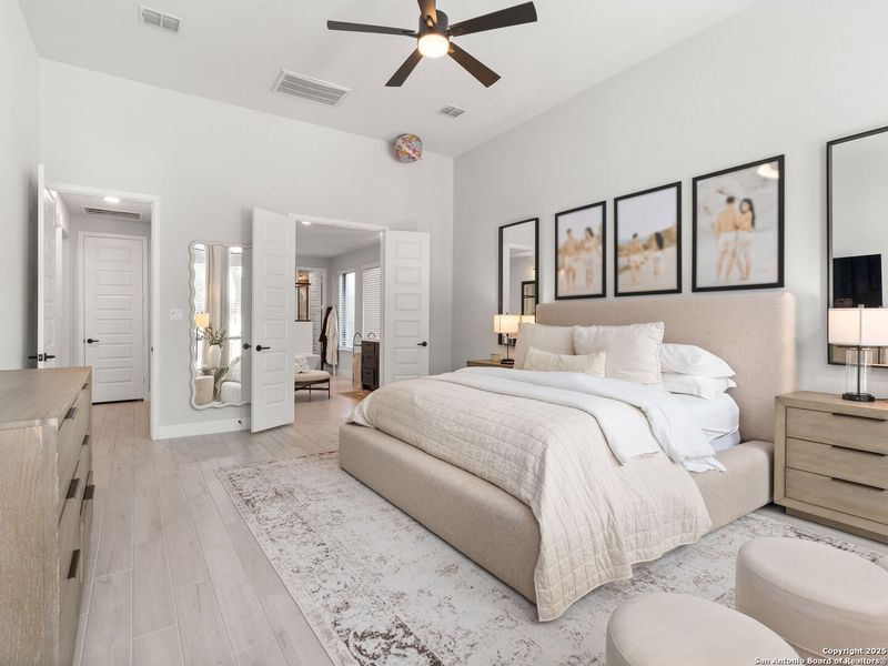 Furnished interior view inside a new home in Balcones Creek 70', Boerne (Image 41). Furnished interior view inside a new home in Balcones Creek 70', Boerne (Image 41).