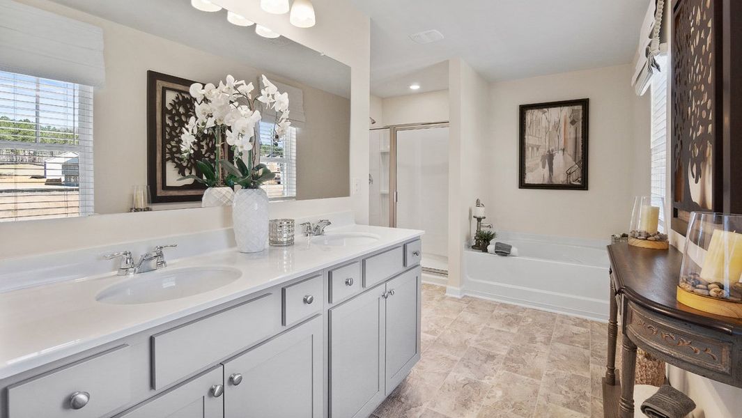 Representative furnished interior of a home built from the GALEN by D.R. Horton in Hamptons at Riverwood South, Dallas (Image 16).