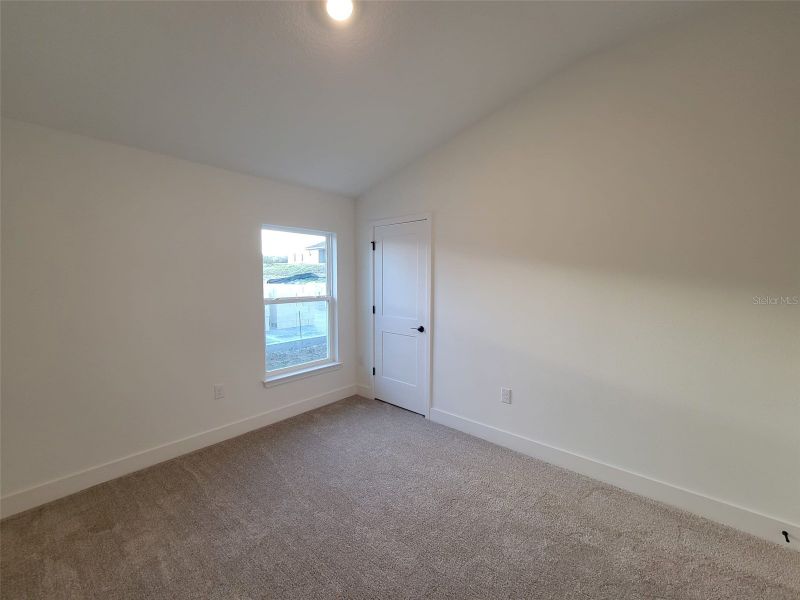 Spacious, unfurnished interior of a new home in Arbor Park, Leesburg (Image 10).