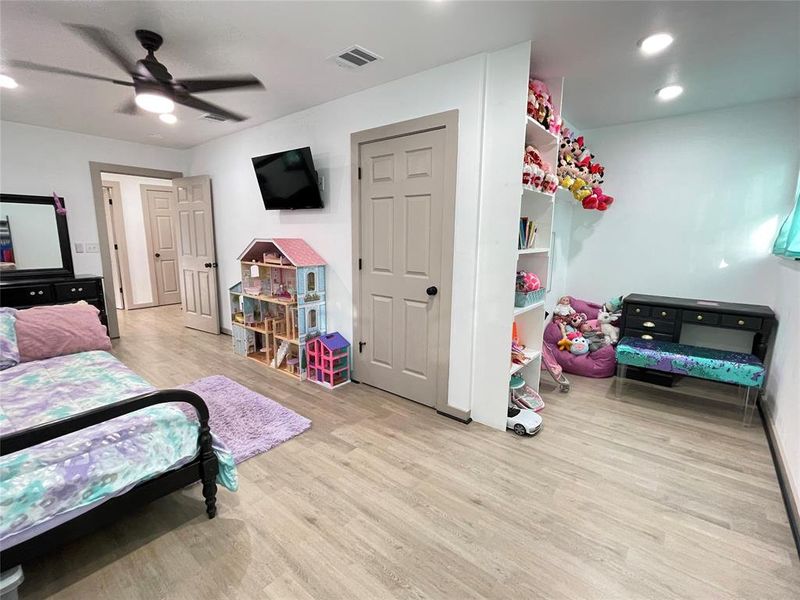 Furnished interior view inside a new home in , Bullard (Image 8). Furnished interior view inside a new home in , Bullard (Image 8).