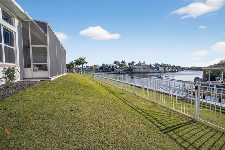Exterior details and patio area of a home in , Apollo Beach (Image 23).