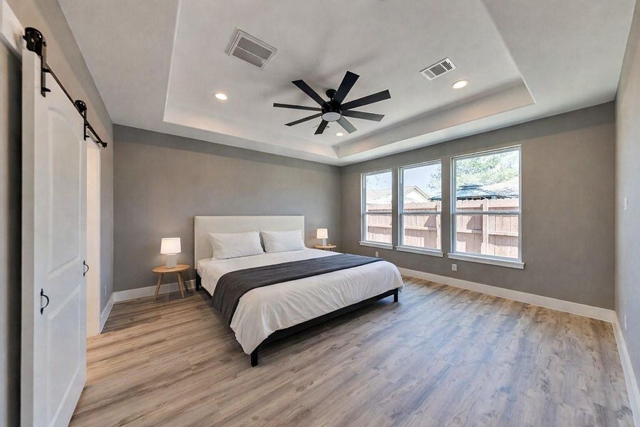 Furnished interior view inside a new home in , Baytown (Image 12).