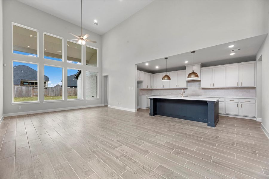 Representative image. Features, specifications, selections and colors may vary. Representative image. Features, specifications, selections and colors may vary.