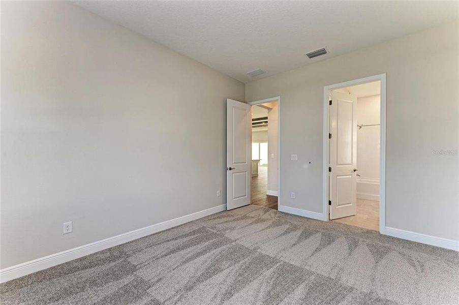 Spacious, unfurnished interior of a new home in Star Farms at Lakewood Ranch, Lakewood Ranch (Image 16).