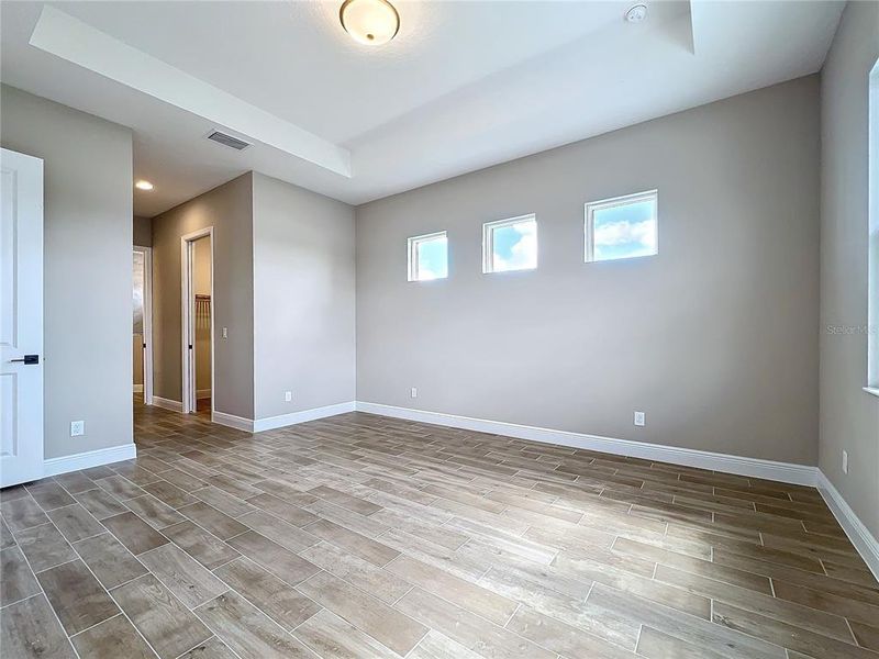 Spacious, unfurnished interior of a new home in Watercolor Place Single Family Homes, Bradenton (Image 41).