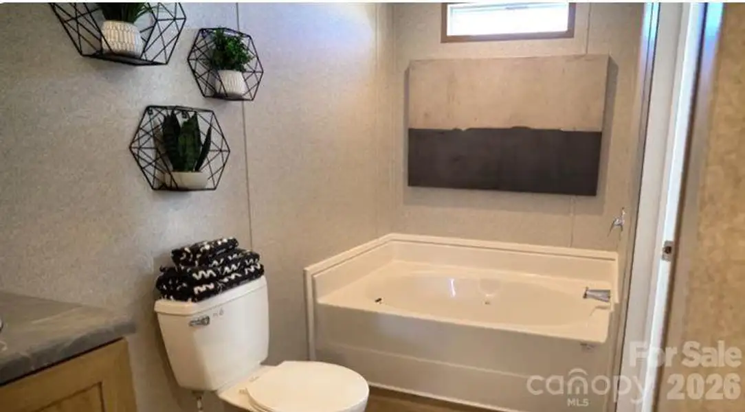 Image 9 of a home in . Image 9 of a home in .