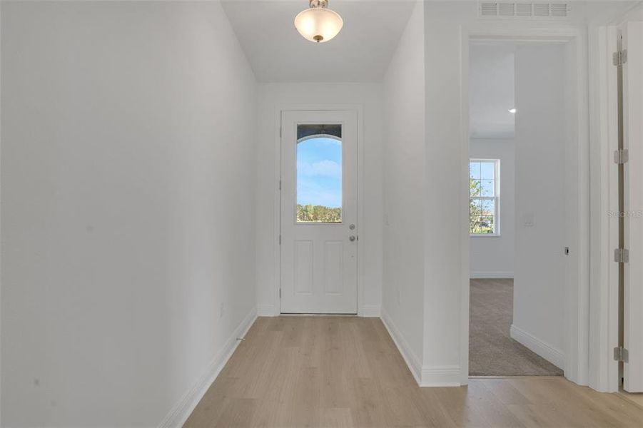 Spacious, unfurnished interior of a new home in Reserve at Hammock Oaks, Lady Lake (Image 17).