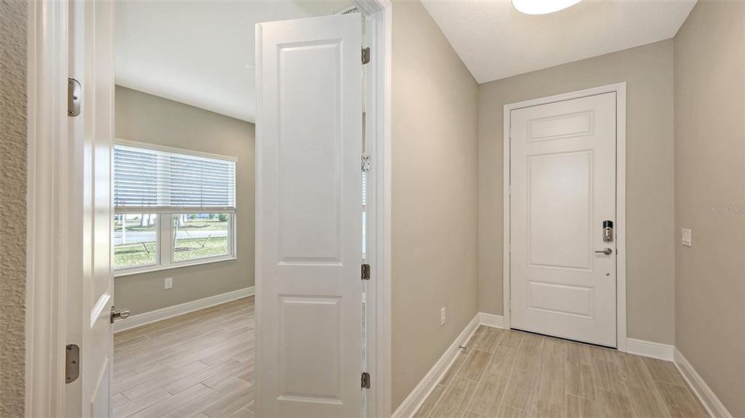 Spacious, unfurnished interior of a new home in , Venice (Image 37).