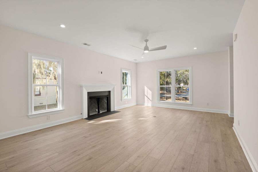 Spacious, unfurnished interior of a new home in , Charleston (Image 18).