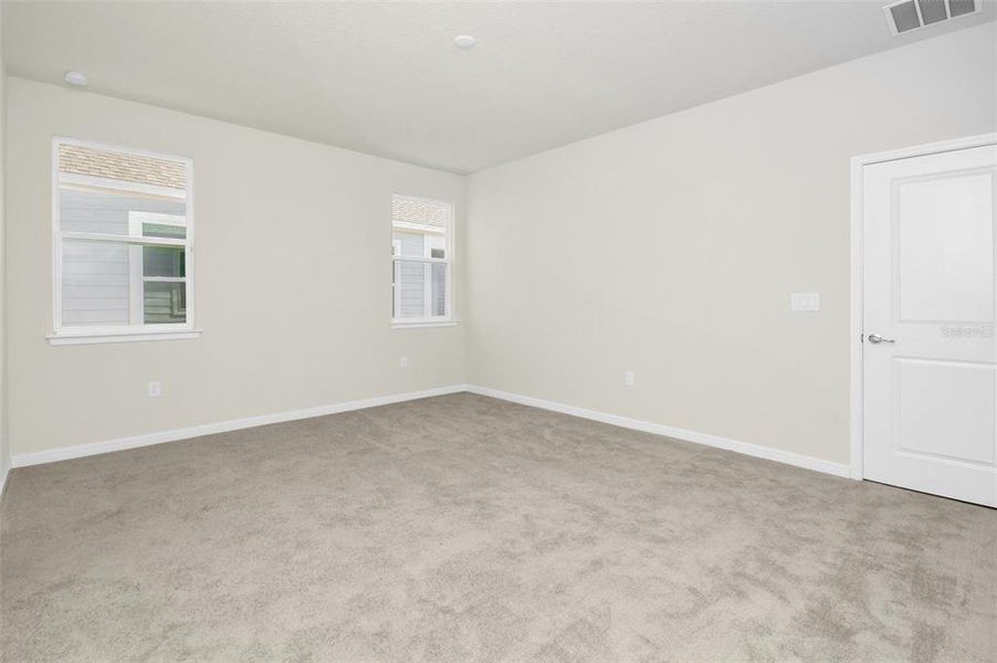 Spacious, unfurnished interior of a new home in , St. Cloud (Image 31).