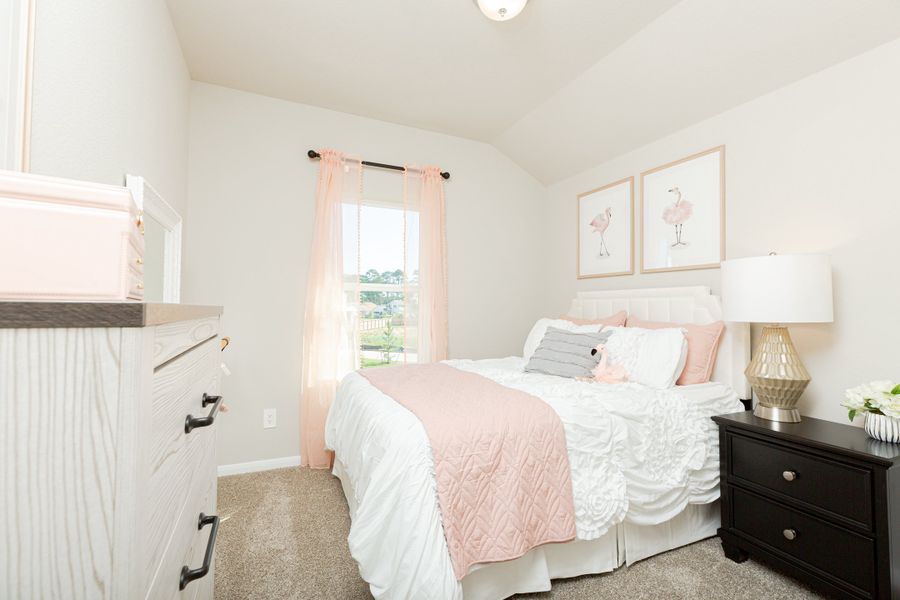 Representative furnished interior of a home built from the Berkshire by Beazer Homes in Laurel Landing: Landmark Collection, Alvin (Image 8). Representative furnished interior of a home built from the Berkshire by Beazer Homes in Laurel Landing: Landmark Collection, Alvin (Image 8).