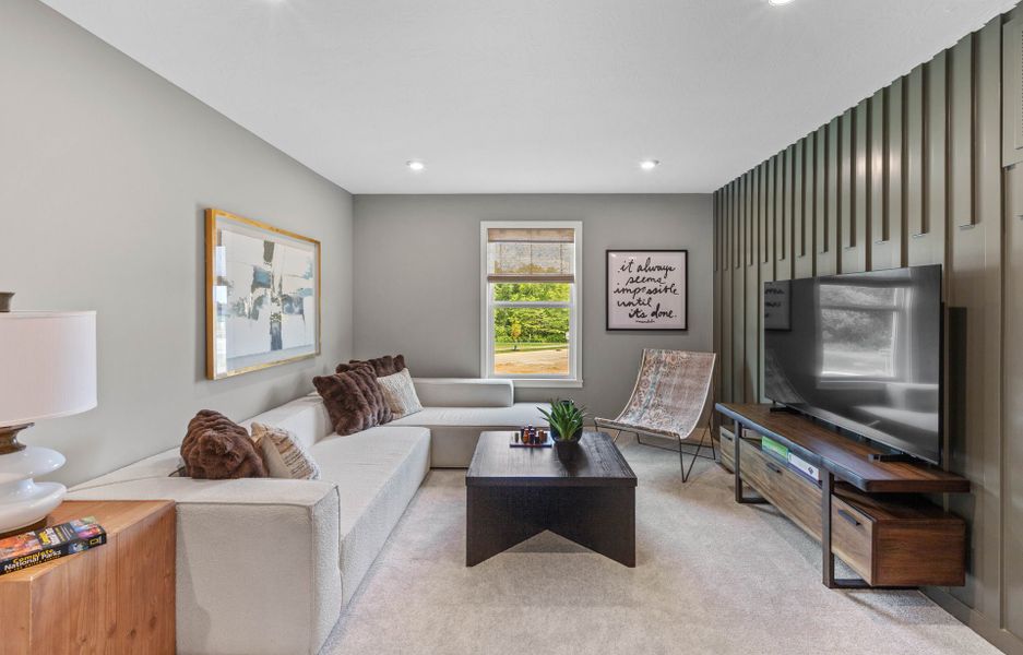 Representative furnished interior of a home built from the Breckenridge by Fischer Homes in Sage Woods, Dallas (Image 22).