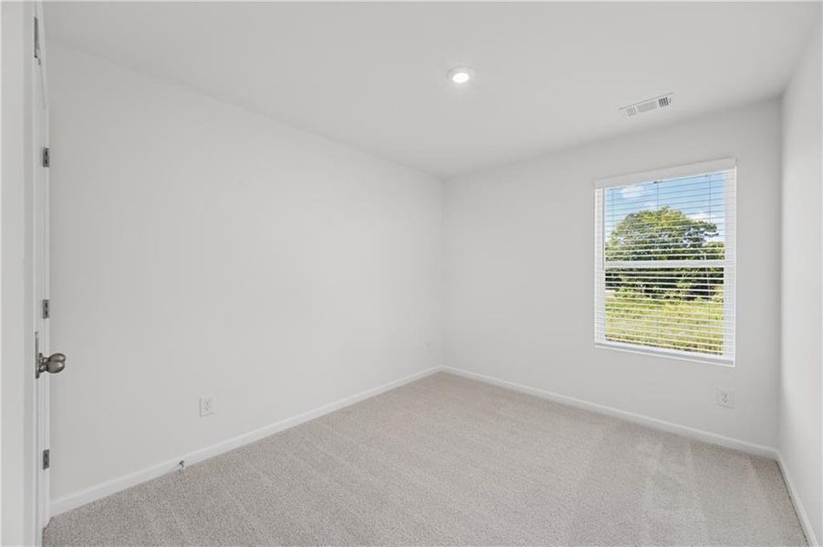 Spacious, unfurnished interior of a new home in Village Green, Adairsville (Image 10).