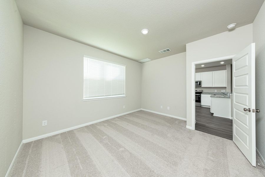 Spacious, unfurnished interior of a new home in Wayside Village, Houston (Image 25).