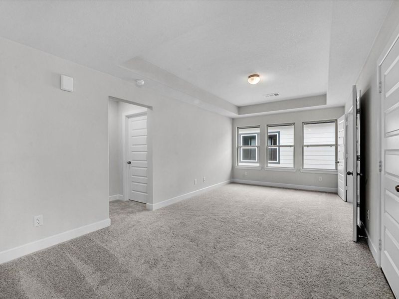 Representative image. Features, selections and colors may vary.